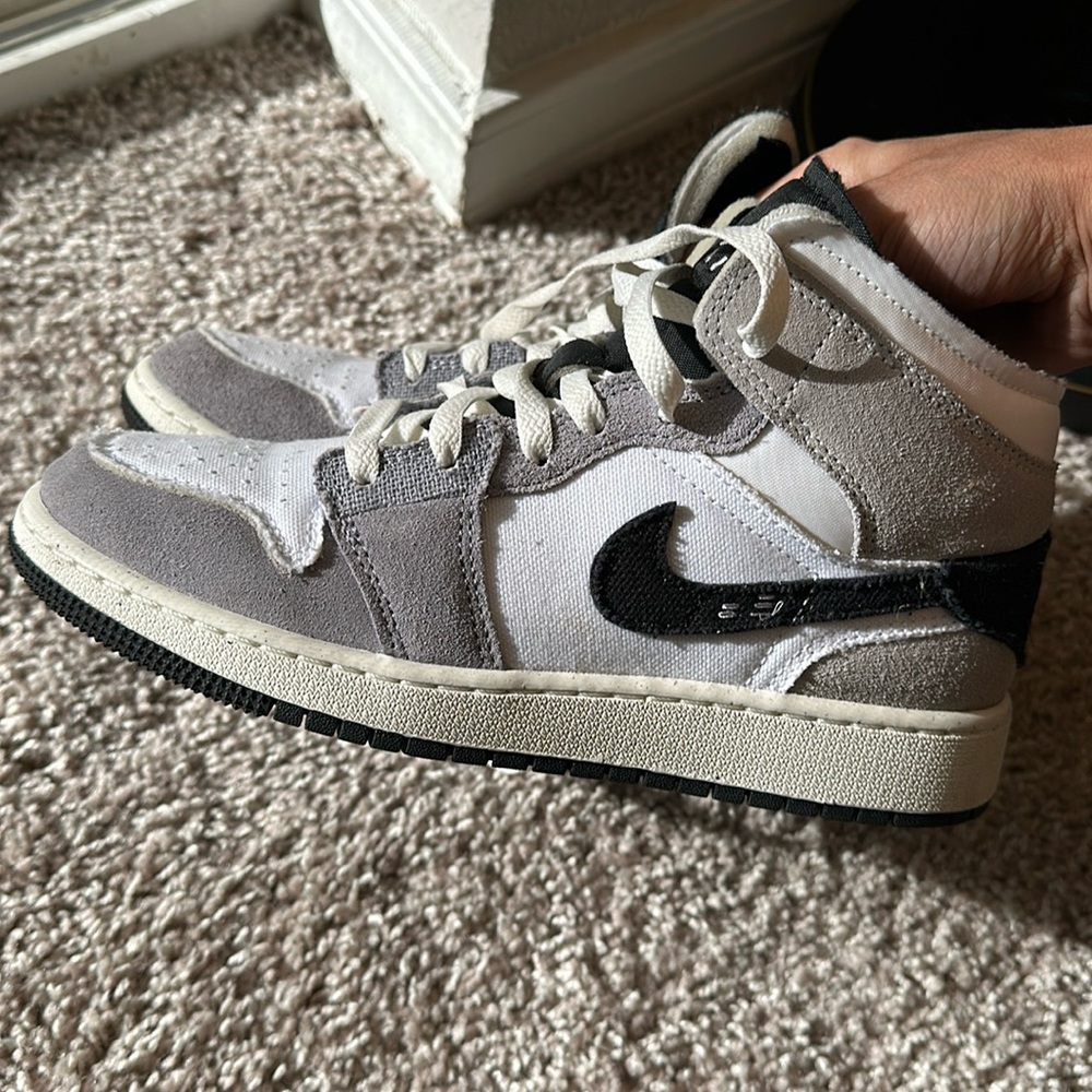 Boys Jordan’s authentic and light use